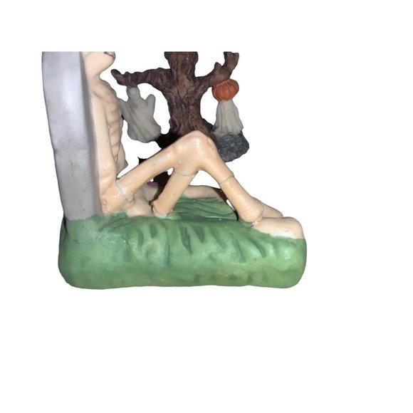 Halloween lot of 5 Figurines-n Village Accessories - Picture 8 of 11